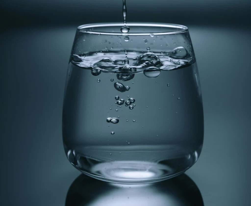 como-a-água-alcalina-auxilia-na-eliminação-de-toxinas-do-corpo